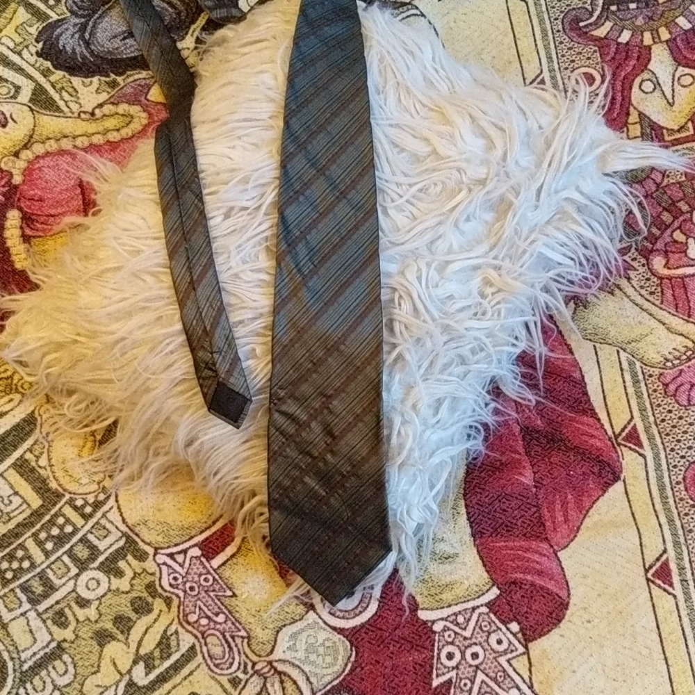 Men's tie